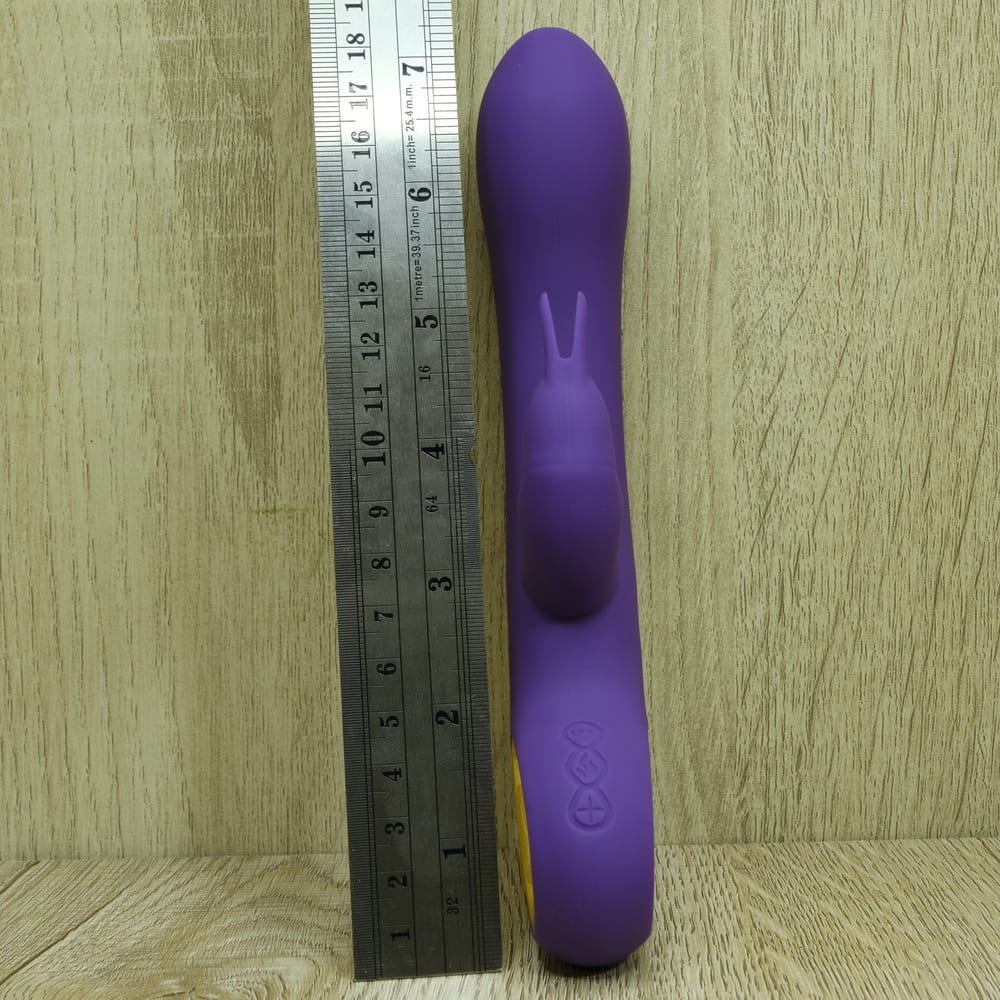 ภาพปุ่มควบคุม Dildo ร้อน USB ชาร์จง่าย