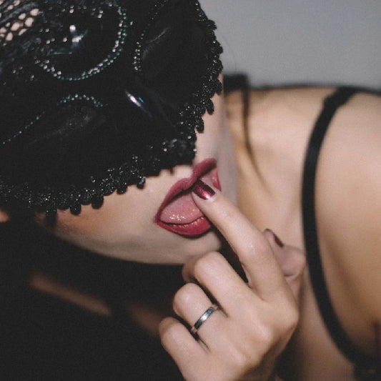 เทคนิคการกระตุ้นช่องปาก (Oral Technique): 5 จุดสัมผัสที่ทำให้คู่รัก "เสียว" จนติดใจ