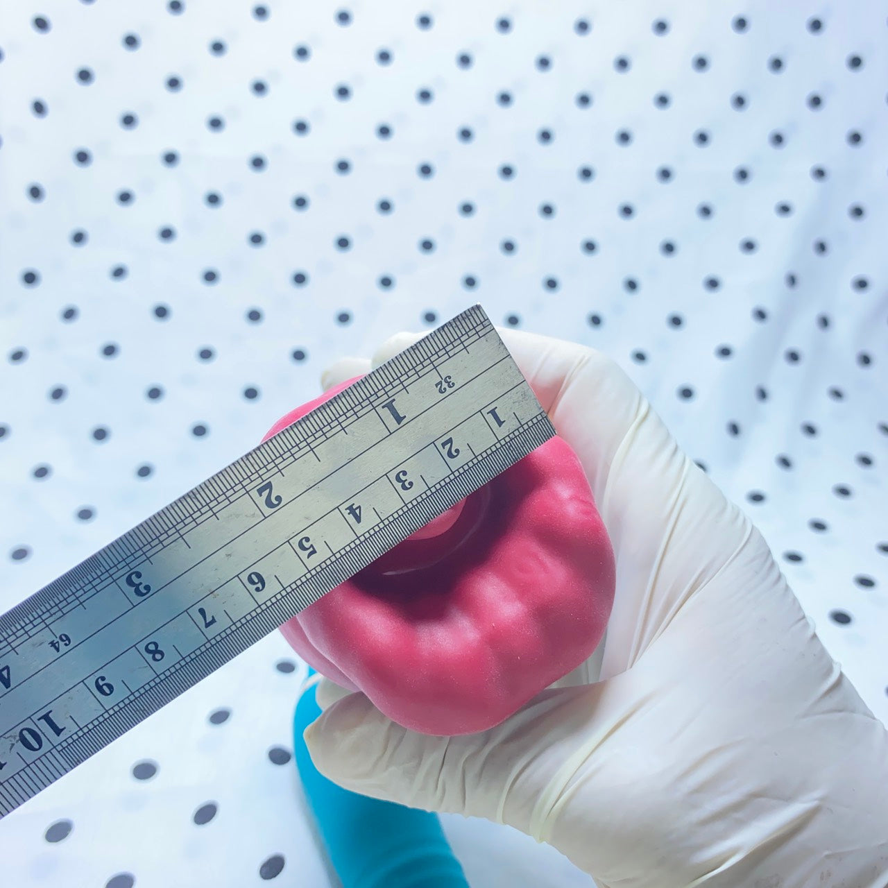 เครื่องสั่นสำหรับผู้หญิง  ดูดลิ้นอัตโนมัติ เครื่องนวดริมฝีปากสีแดง สายยาวชาร์จไฟได้