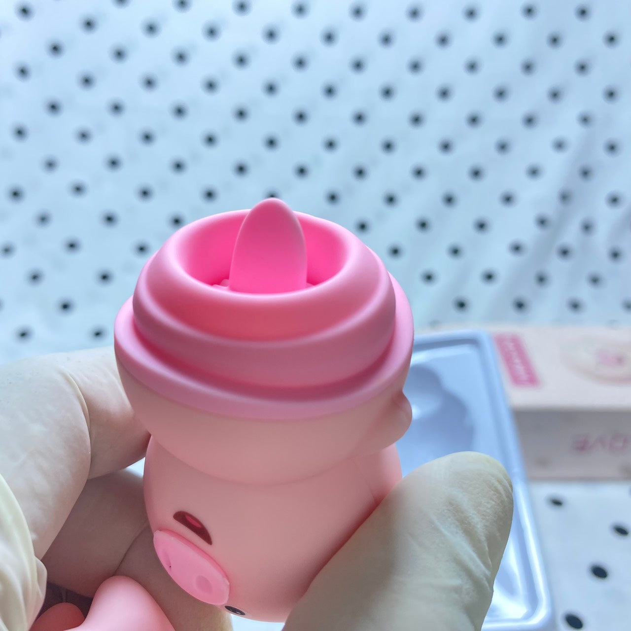 Second generation tongue licking pig - vibrating tongue licking pig, female vaginal massage toy