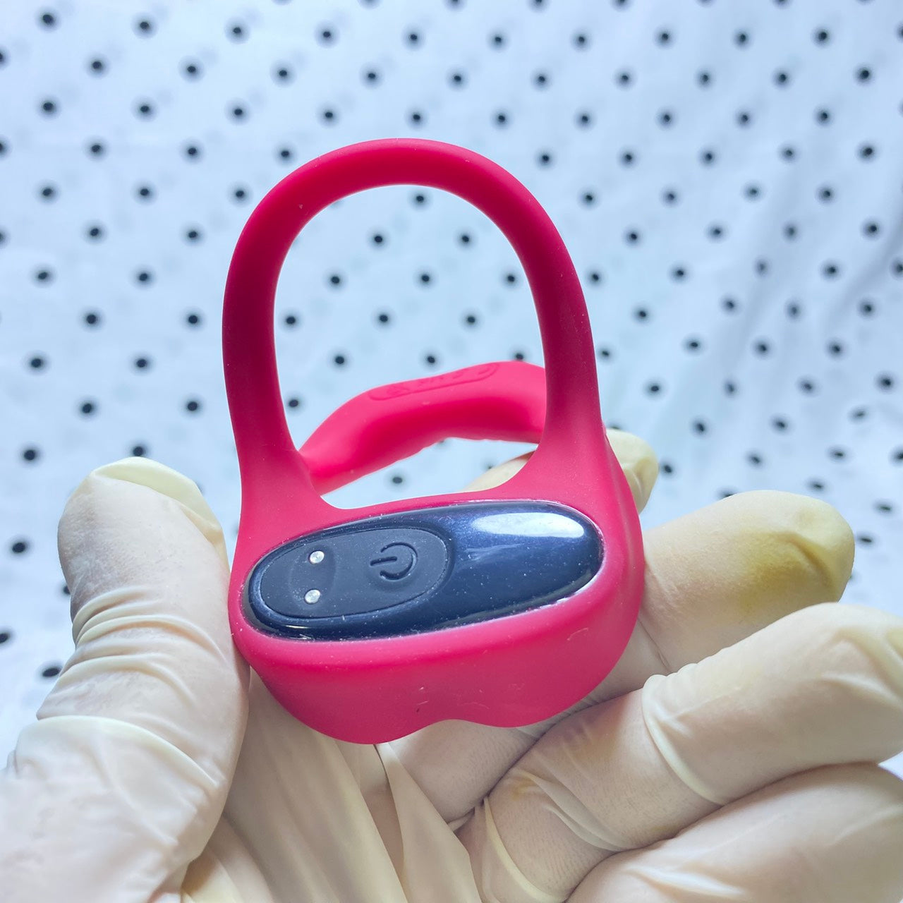 The Triple-Ring Red Orifice Control Vibrator - แหวนสั่นควบคุมปากแบบสามวงแหวน