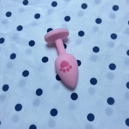 ปลั๊กทวารหนักสำหรับผู้ใหญ่ ปลั๊กหางซิลิโคนลายอุ้งเท้าแมวสีชมพูพร้อมเพชร Pink Cat Paw Silicone Tail Plug with Diamond